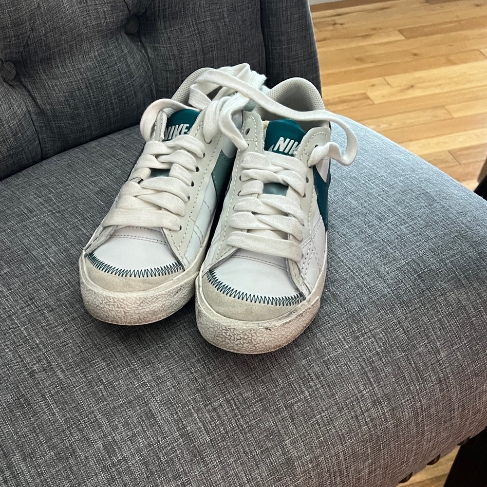 Nike White and Teal Casual Sneakers